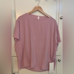 NWT Lululemon Back in action short sleeve sz 8